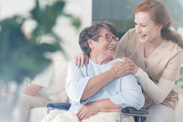 Maison de retraite ou résidence sénior pour mes parents ?