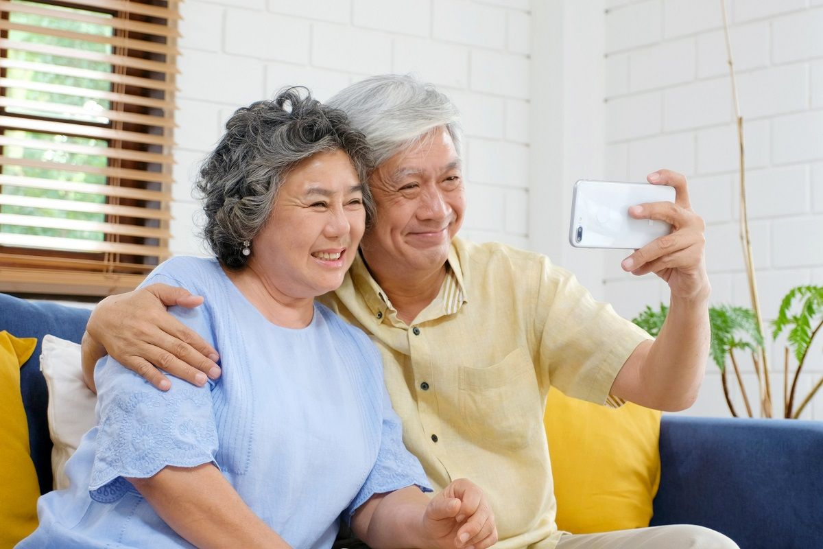 Seniors : quels outils numériques pour favoriser le lien social ?