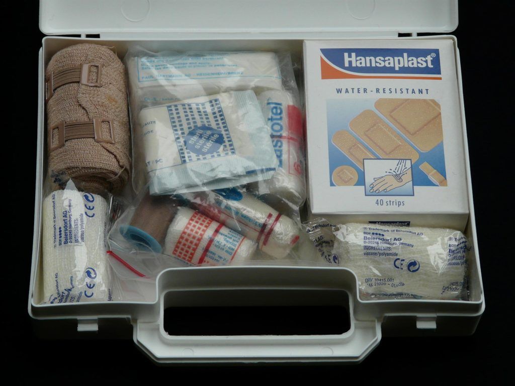 trousse premiers secours infirmière