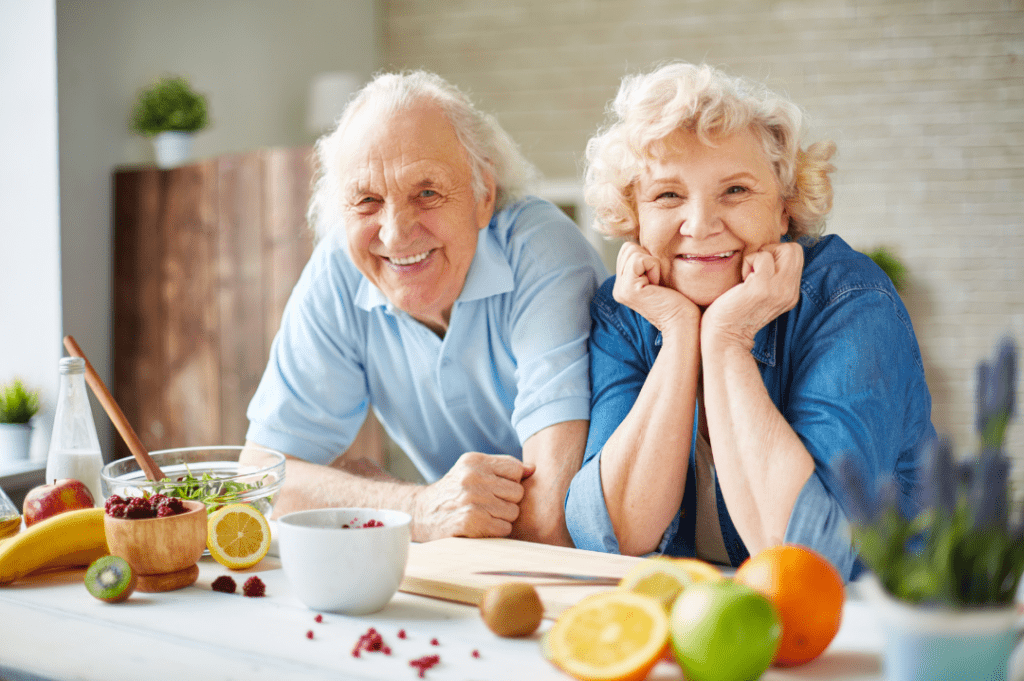 couple âgé ayant recours à la livraison de repas à domicile
