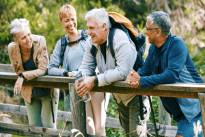 retraités ayant choisi la marche parmi les activités seniors